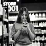 Спокуслива селфі-камера для контакту з очима